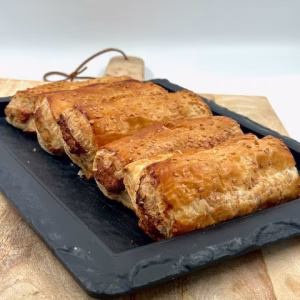 Saucijzenbroodje groot, per stuk
