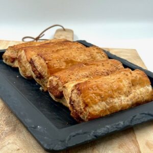 Saucijzenbroodje groot, per stuk